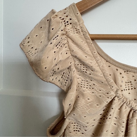 Urban Romantics Eyelet/Lace Tie Front Cap Sleeve Cropped Top - Cream/Tan - Sz XL - Picture 7 of 11